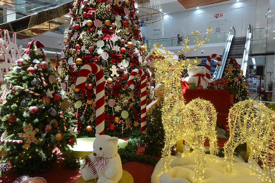 En plein été austral, la magie de Noël enchante les consommateurs. Crédits Gérard Wormser